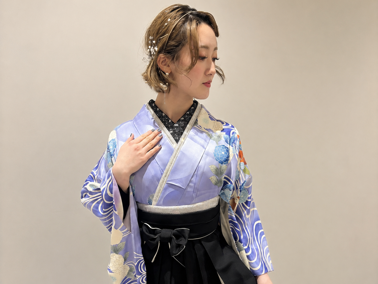 卒業式の袴を着た女性